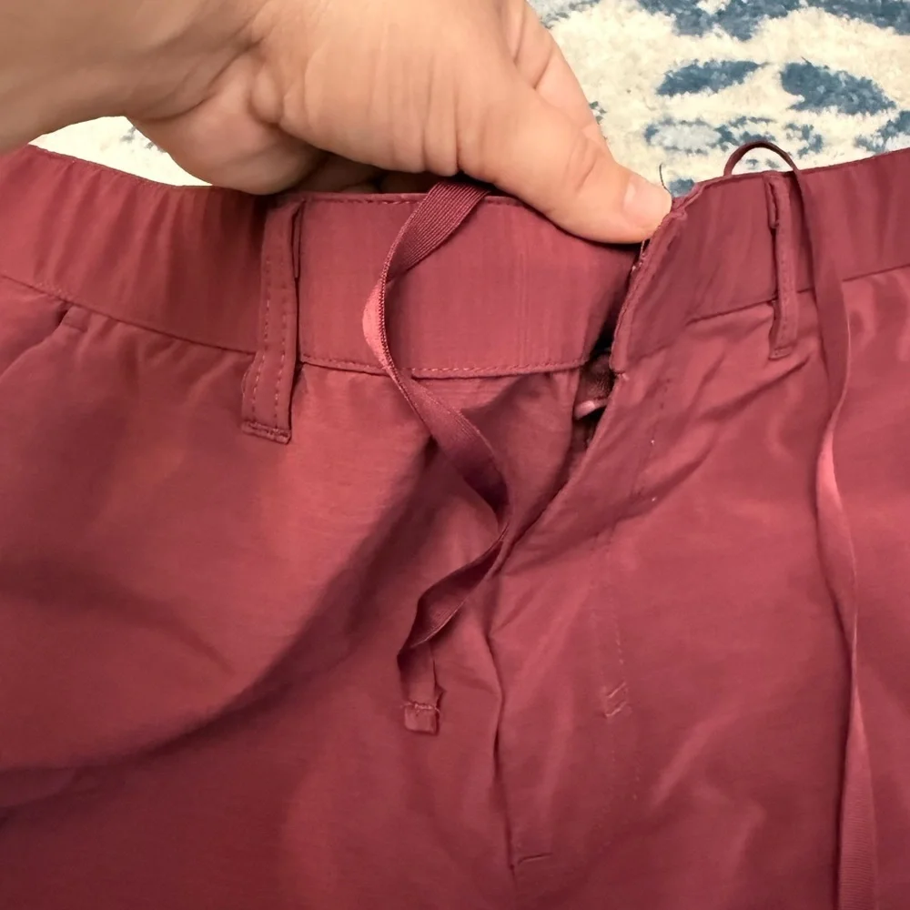 FABLETICS Men's Comfortable Bold Red Chinos Only Pant Classic Fit Size Small